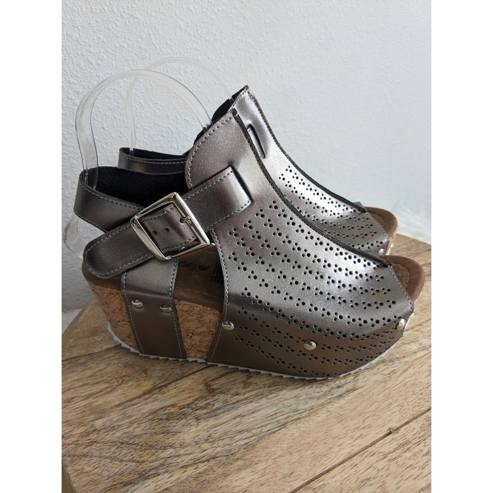 Metallic Gray Wedge Sandals with Buckle Closure platforms cute - Picture 4 of 5
